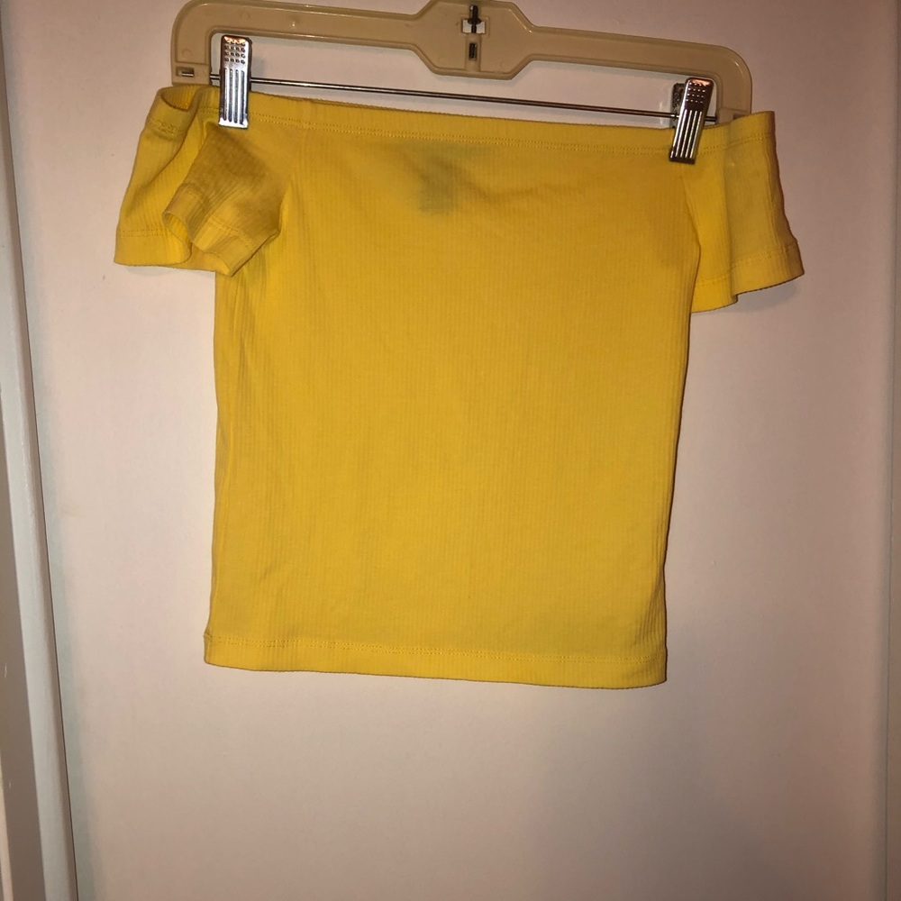 Off the shoulder women’s crop top